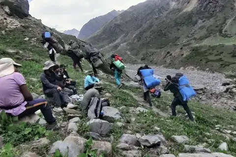 Lamkhaga Pass Trekimage 1