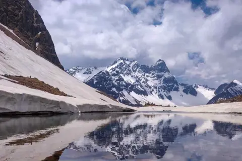 Chandranahan Lake Trekimage 1