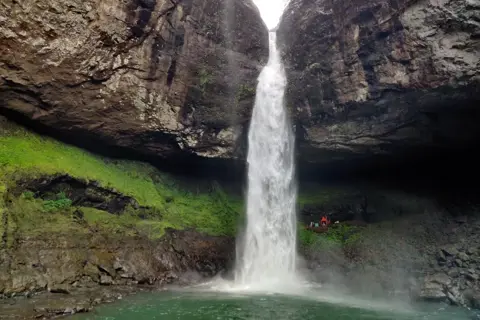 Devkund Waterfall Rappellingimage 1