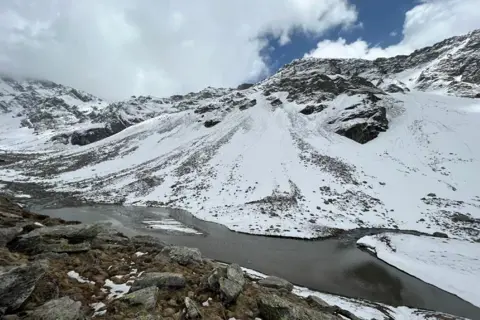 Buran Ghati Trekimage 1