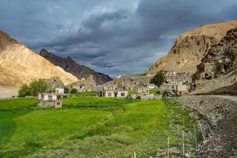 Markha Valley Trekimage 1 Markha Valley Trekimage 1
