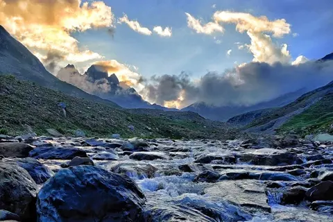 Kashmir Great Lakes Trekimage 1