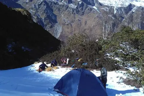 Sunderdhunga Trekimage 1