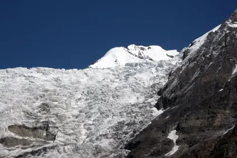 Kafni Glacier Trekimage 1