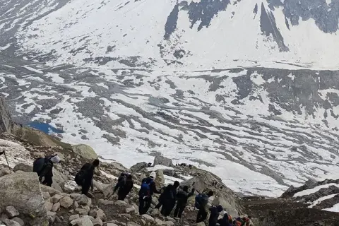 Hampta Pass Trekimage 1