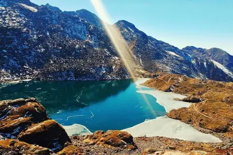 Maldaru Lake Trekimage 1
