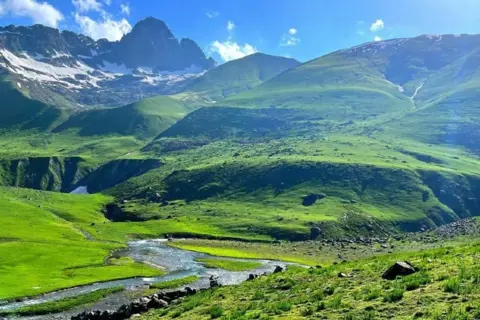 Kashmir Great Lakes Trekimage 1
