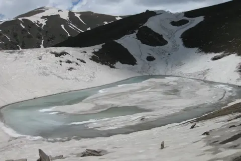 Saru Tal Trek with Kedarkanthaimage 1