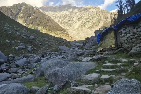 Kareri Lake Trek image 5