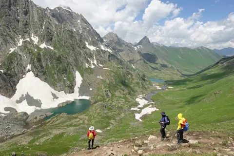 Kashmir Great Lakes Trekimage 1