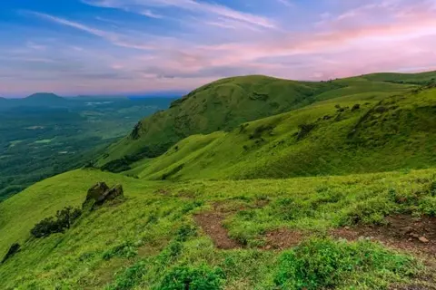 Mullayanagiri Peak Trekimage 1