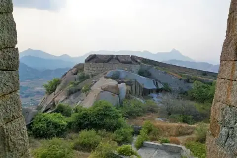 Gudibande Fort Day Trek with Water Activitiesimage 1