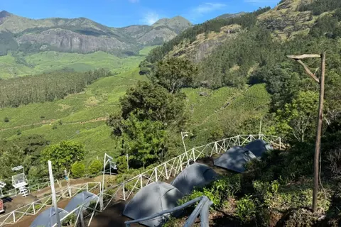 Kolukkumalai Trekimage 1