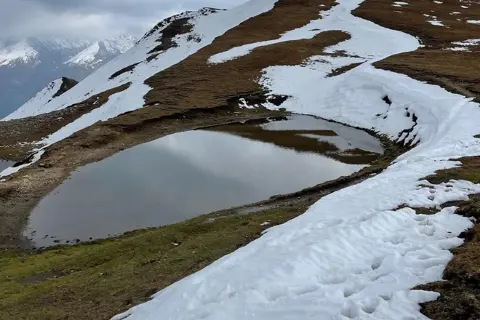Rani Sui Lake Trekimage 1