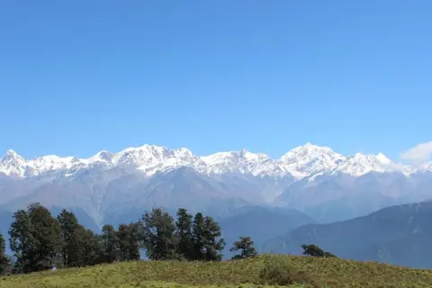 Mukta Top Trekimage 1 Mukta Top Trekimage 1