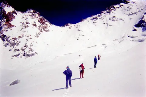Borasu Pass Trekimage 1