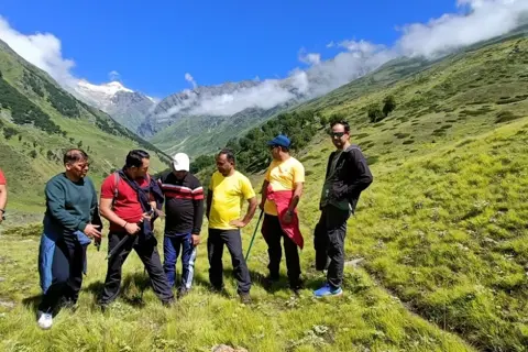 Dayara Bugyal Trekimage 1
