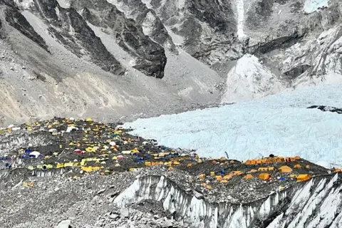 Everest Base Camp Trekimage 1