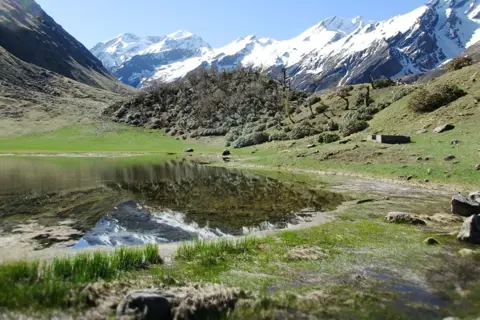 Ruinsara Lake Trekimage 1