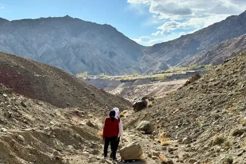 Sham Valley Trekimage 1